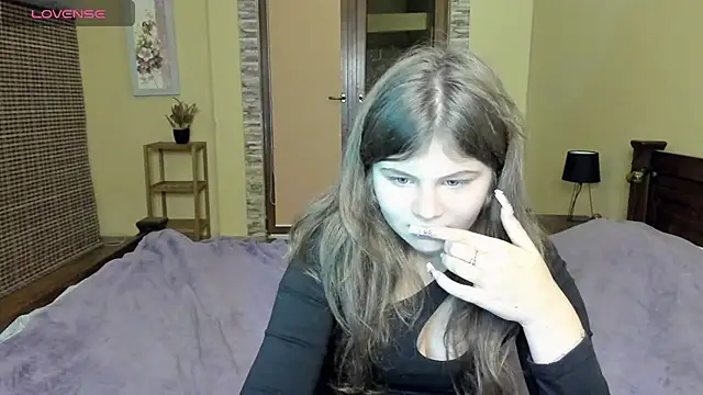 Lilly Jess online show from 10.14.25