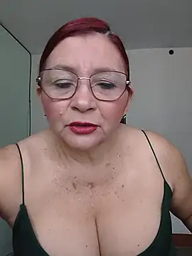 Snapshot of marfil_milf chatting on 07.10.26 marfil milf online show from 07.10.26