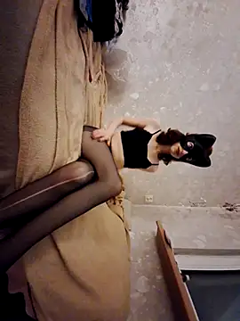 SecretIna online show from 11.05.25