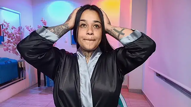 Black roseee online show from 12.02.25