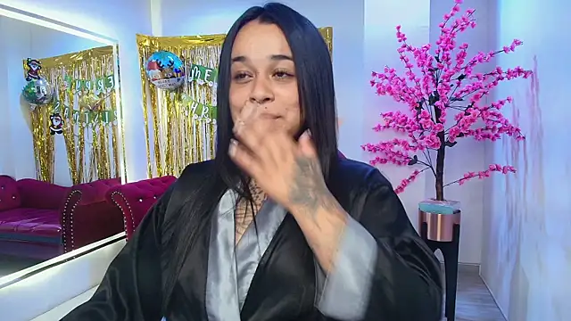 Black roseee online show from 12.20.25