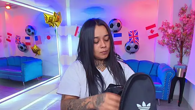 Black roseee online show from 07.16.26