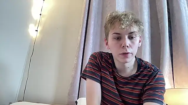Snapshot of scottishtwink01 chatting on 09.10.25 scottishtwink01 online show from 09.10.25
