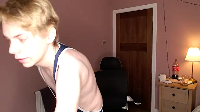 Snapshot of scottishtwink01 chatting on 09.15.25 scottishtwink01 online show from 09.15.25
