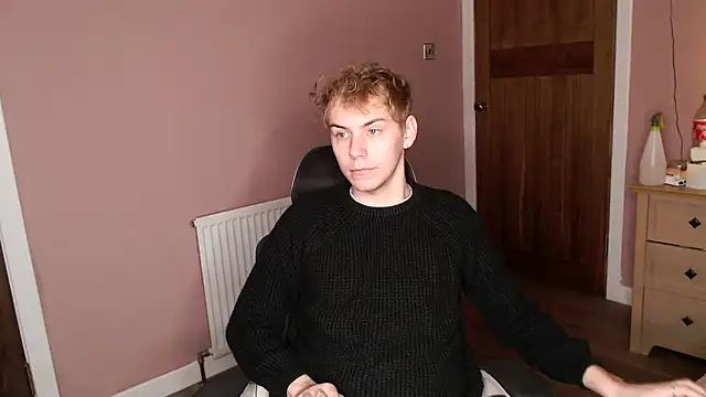 Snapshot of scottishtwink01 chatting on 09.17.25 scottishtwink01 online show from 09.17.25