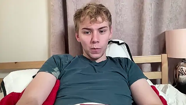 Snapshot of scottishtwink01 chatting on 09.18.25 scottishtwink01 online show from 09.18.25