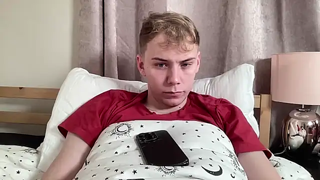 Snapshot of scottishtwink01 chatting on 09.23.25 scottishtwink01 online show from 09.23.25