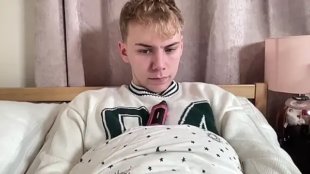 Snapshot of scottishtwink01 chatting on 09.25.25 scottishtwink01 online show from 09.25.25