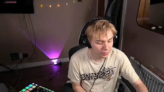 Snapshot of scottishtwink01 chatting on 07.15.26 scottishtwink01 online show from 07.15.26