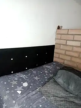 Snapshot of Isis_Bladee chatting on 05.10.26 Isis Bladee online show from 05.10.26