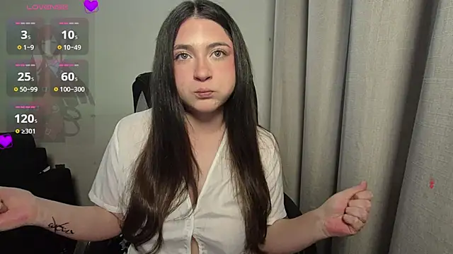 valentinauwu online show from 11.25.25