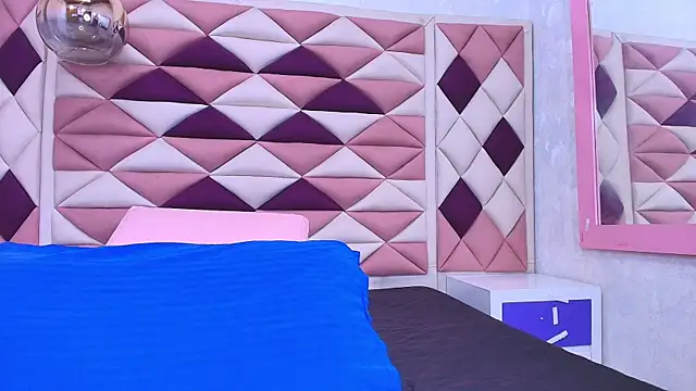 Snapshot of abbyrouss_ chatting on 09.22.25 abbyrouss online show from 09.22.25