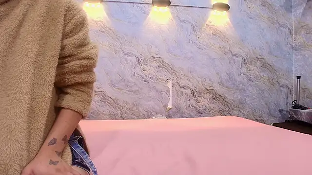 abbyrouss  online show from 10.29.25