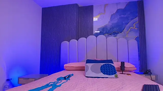 abbyrouss  online show from 04.14.26