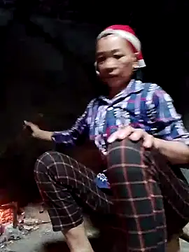 Snapshot of -Xuka-200 chatting on 11.09.25 -Xuka-200 online show from 11.09.25