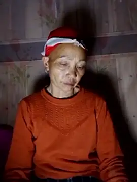 Snapshot of -Xuka-200 chatting on 12.03.25 -Xuka-200 online show from 12.03.25