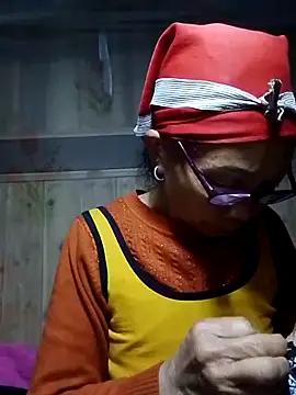 Snapshot of -Xuka-200 chatting on 12.05.25 -Xuka-200 online show from 12.05.25