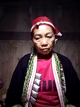 Snapshot of -Xuka-200 chatting on 12.14.25 -Xuka-200 online show from 12.14.25