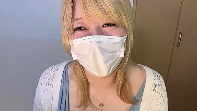 Snapshot of kitty_kyoto chatting on 05.18.26 kitty kyoto online show from 05.18.26