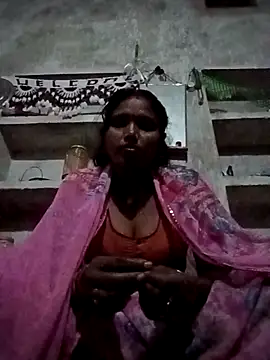 Snapshot of Cm_pooja chatting on 10.08.25 Cm pooja online show from 10.08.25