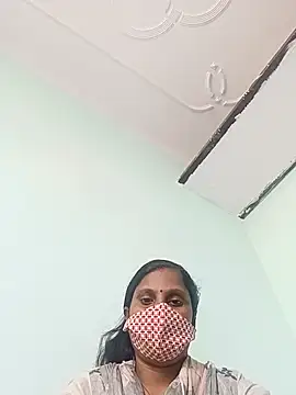 Snapshot of Hotty-arohi chatting on 11.16.25 Hotty-arohi online show from 11.16.25