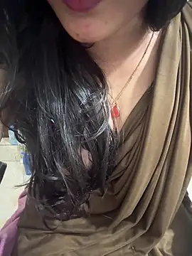 Snapshot of tanvi_001 chatting on 10.13.25 tanvi 001 online show from 10.13.25