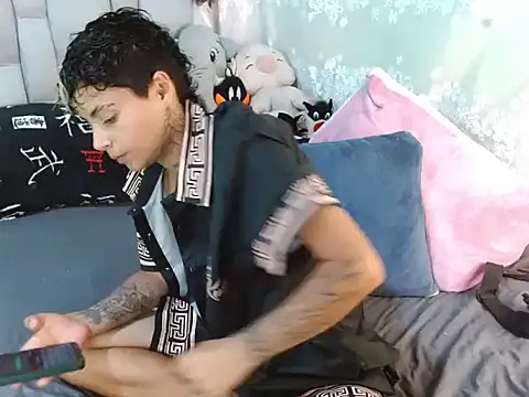 Snapshot of Dorland777 chatting on 11.13.25 Dorland777 online show from 11.13.25