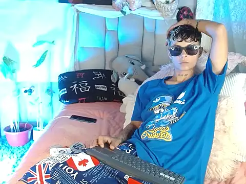 Snapshot of Dorland777 chatting on 11.17.25 Dorland777 online show from 11.17.25