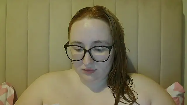 CurvyNaughtyCherry online show from 03.31.26