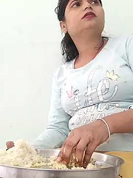 Hot-Pooja25 online show from 03.23.26