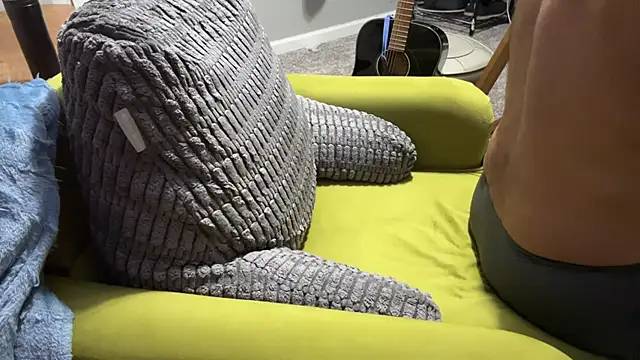 Snapshot of Mickelangello75 chatting on 11.04.25 Mickelangello75 online show from 11.04.25