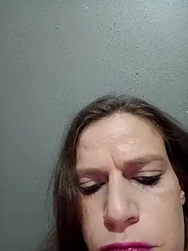 Snapshot of Skymadison chatting on 11.04.25 Skymadison online show from 11.04.25