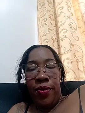 Snapshot of Gracce-Smith chatting on 09.27.25 Gracce-Smith online show from 09.27.25