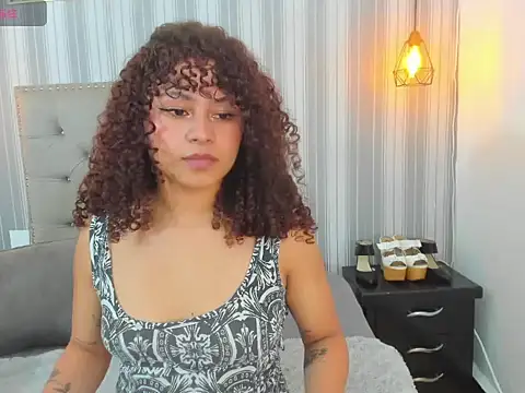 Snapshot of Sofiapassionne chatting on 02.17.26 Sofiapassionne online show from 02.17.26