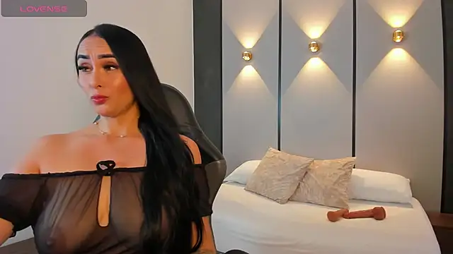 ashly moonn online show from 12.18.25