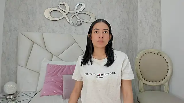 Skylerwhite02 online show from 10.17.25