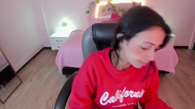 Mariam Lopez   online show from 06.17.26