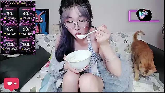 baby-yaya20 online show from 10.27.25