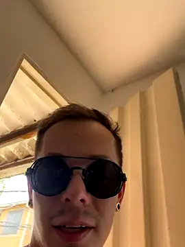 Snapshot of dimitryivanovv chatting on 10.04.25 dimitryivanovv online show from 10.04.25