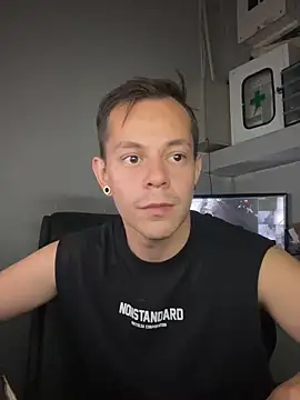 Snapshot of dimitryivanovv chatting on 10.14.25 dimitryivanovv online show from 10.14.25