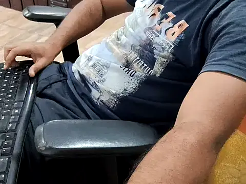 Snapshot of ZoroArcher chatting on 09.16.25 ZoroArcher online show from 09.16.25