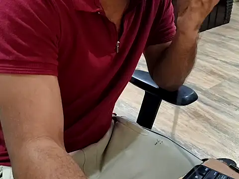 Snapshot of ZoroArcher chatting on 10.01.25 ZoroArcher online show from 10.01.25