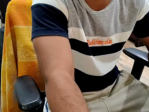 Snapshot of ZoroArcher chatting on 10.03.25 ZoroArcher online show from 10.03.25