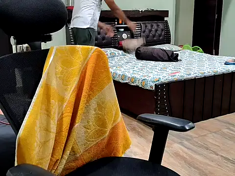 Snapshot of ZoroArcher chatting on 10.14.25 ZoroArcher online show from 10.14.25