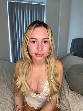 SexySaraxxoo online show from 03.13.26