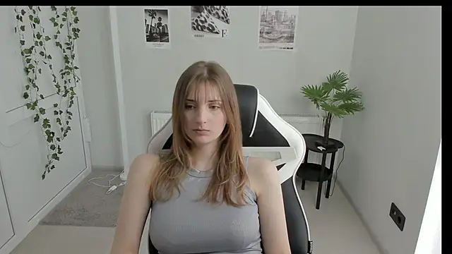 Snapshot of NeyliDream chatting on 05.18.26 NeyliDream online show from 05.18.26