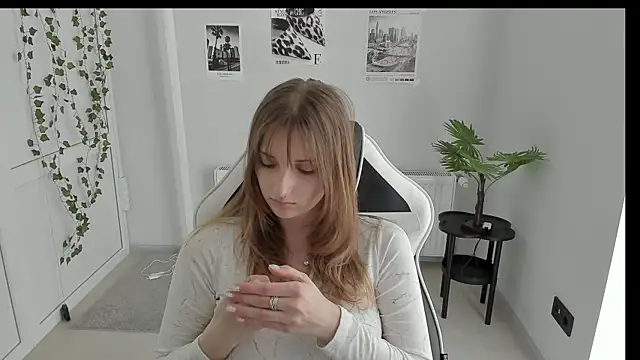 Snapshot of NeyliDream chatting on 05.29.26 NeyliDream online show from 05.29.26