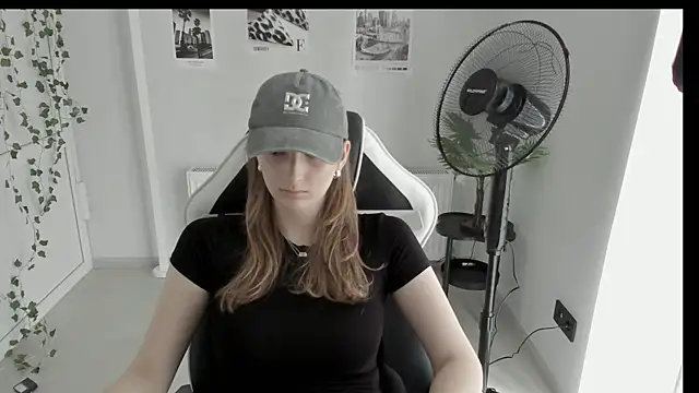 Snapshot of NeyliDream chatting on 06.11.26 NeyliDream online show from 06.11.26