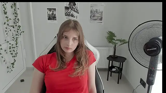 Snapshot of NeyliDream chatting on 06.22.26 NeyliDream online show from 06.22.26