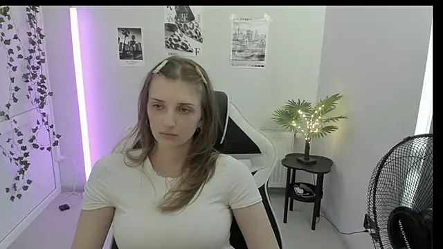 Snapshot of NeyliDream chatting on 06.30.26 NeyliDream online show from 06.30.26